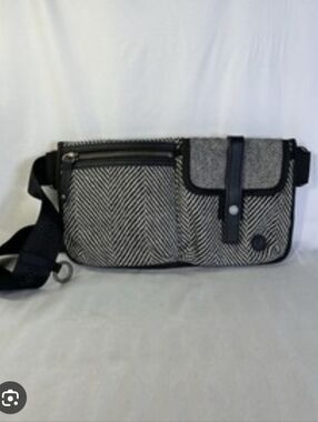 lululemon athletica Black and White Herringbone Waist Pack